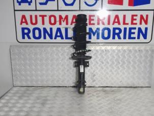 Usados Barra de amortiguador izquierda delante Volkswagen Polo V (6R) Precio € 49,00 Norma de margen ofrecido por Automaterialen Ronald Morien B.V.