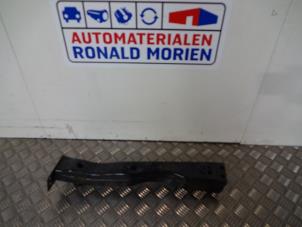 Used Front bumper bracket, right Nissan Qashqai (J11) 1.6 dCi Price € 145,00 Margin scheme offered by Automaterialen Ronald Morien B.V.