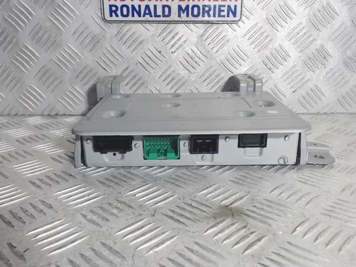 Radio amplifier from a Volvo V40 (MV) 1.5 T3 16V Geartronic 2018