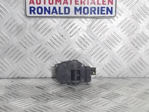 Usagé Clapet chauffage moteur Volvo V40 (MV) 1.5 T3 16V Geartronic Prix € 25,00 Règlement à la marge proposé par Automaterialen Ronald Morien B.V.