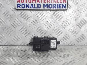 Usados Resistencia de calefactor Volvo V40 (MV) 1.5 T3 16V Geartronic Precio € 35,00 Norma de margen ofrecido por Automaterialen Ronald Morien B.V.