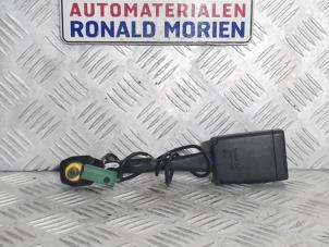 Used Front seatbelt buckle, right Volvo V40 (MV) 1.5 T3 16V Geartronic Price € 15,00 Margin scheme offered by Automaterialen Ronald Morien B.V.