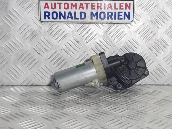 Seat motor from a Volvo V40 (MV) 1.5 T3 16V Geartronic 2018