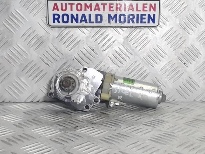 Seat motor from a Volvo V40 (MV) 1.5 T3 16V Geartronic 2018