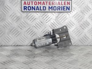 Usados Motor de asiento Volvo V40 (MV) 1.5 T3 16V Geartronic Precio € 25,00 Norma de margen ofrecido por Automaterialen Ronald Morien B.V.