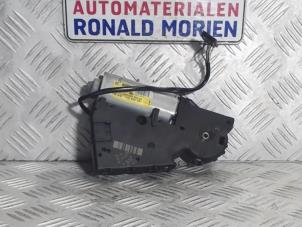 Używane Silnik szyberdachu Seat Altea (5P1) 1.9 TDI Cena € 35,00 Procedura marży oferowane przez Automaterialen Ronald Morien B.V.