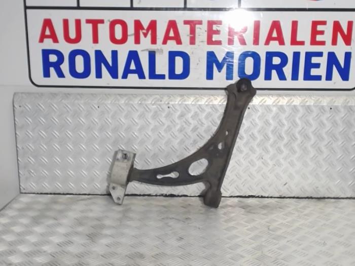 Front wishbone, left from a Seat Altea (5P1) 1.9 TDI 2006