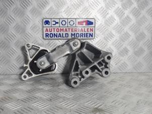 Używane Wspornik silnika Mercedes A (W176) 2.2 A-220 d 16V Cena € 45,00 Procedura marży oferowane przez Automaterialen Ronald Morien B.V.