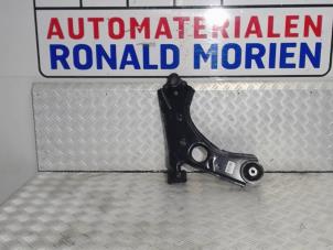Usagé Bras de suspension avant droit Fiat 500L (199) Prix € 123,00 Règlement à la marge proposé par Automaterialen Ronald Morien B.V.