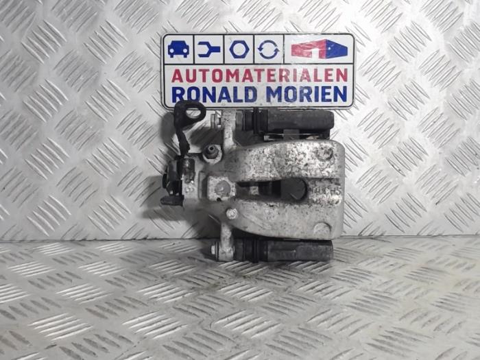 Gebrauchte Bremszange rechts hinten Fiat 500L (199) 1.4 16V Preis € 75,00 Margenregelung angeboten von Automaterialen Ronald Morien B.V.
