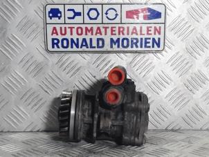 Usados Bomba de dirección asistida Volkswagen Transporter Precio € 95,00 Norma de margen ofrecido por Automaterialen Ronald Morien B.V.
