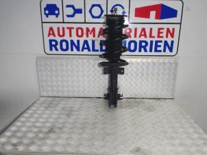 Używane Amortyzator prawy przód Renault Master IV (FV) 2.3 dCi 125 16V FWD Cena € 89,00 Procedura marży oferowane przez Automaterialen Ronald Morien B.V.