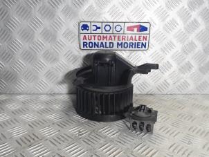 Usados Motor de ventilador de calefactor Peugeot Partner 1.9D Precio € 45,00 Norma de margen ofrecido por Automaterialen Ronald Morien B.V.