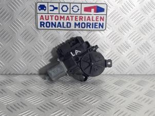 Usagé Moteur de vitre portière Volkswagen Polo V (6R) 1.2 TSI Prix € 15,00 Règlement à la marge proposé par Automaterialen Ronald Morien B.V.