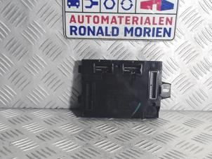 Usados Ordenador body control Renault Trafic (1FL/2FL/3FL/4FL) Precio € 125,00 Norma de margen ofrecido por Automaterialen Ronald Morien B.V.