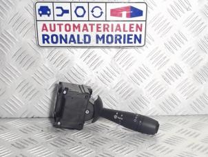 Usados Interruptor de limpiaparabrisas Renault Trafic (1FL/2FL/3FL/4FL) Precio € 45,00 Norma de margen ofrecido por Automaterialen Ronald Morien B.V.