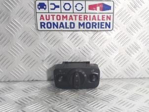 Gebrauchte Licht Schalter Ford Fiesta Preis € 19,00 Margenregelung angeboten von Automaterialen Ronald Morien B.V.