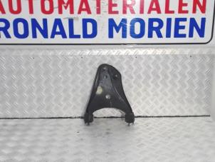 Usagé Bras de suspension avant gauche Renault Twingo II (CN) 1.5 dCi 90 FAP Prix € 39,00 Règlement à la marge proposé par Automaterialen Ronald Morien B.V.