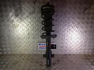 Used Rear shock absorber rod, right Landrover Range Rover Evoque (LVJ/LVS) Price € 95,00 Margin scheme offered by Automaterialen Ronald Morien B.V.