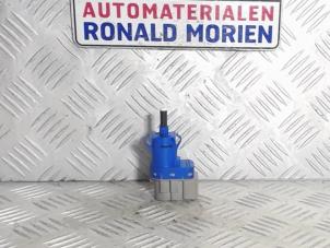 Used Brake light switch Ford Fiesta 7 Price € 10,00 Margin scheme offered by Automaterialen Ronald Morien B.V.