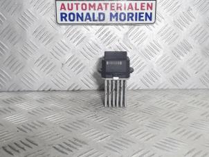 Used Heater resistor Landrover Range Rover Evoque (LVJ/LVS) Price € 35,00 Margin scheme offered by Automaterialen Ronald Morien B.V.