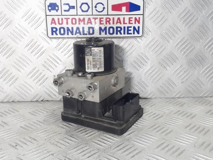 Gebrauchte ABS Pumpe Opel Astra J Sports Tourer (PD8/PE8/PF8) 1.7 CDTi 16V Preis € 199,00 Margenregelung angeboten von Automaterialen Ronald Morien B.V.