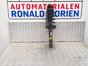 Gebrauchte Stoßdämpferstrebe links vorne Volkswagen Bora (1J2) 1.9 TDI 110 Preis € 60,00 Margenregelung angeboten von Automaterialen Ronald Morien B.V.