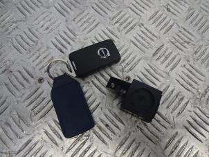 Used Electronic ignition key Volvo V40 Price € 45,00 Margin scheme offered by Automaterialen Ronald Morien B.V.