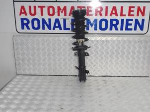 Gebrauchte Stoßdämpferstrebe rechts vorne Ford B-Max (JK8) Preis € 65,00 Margenregelung angeboten von Automaterialen Ronald Morien B.V.
