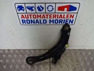 Usagé Bras de suspension avant gauche Renault Captur (2R) 1.5 Energy dCi 110 FAP Prix € 35,00 Règlement à la marge proposé par Automaterialen Ronald Morien B.V.