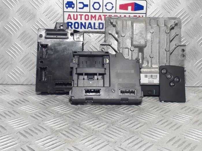 Used Engine management computer Renault Captur I (2R) 1.5 Energy dCi 110 FAP Price € 295,00 Margin scheme offered by Automaterialen Ronald Morien B.V.