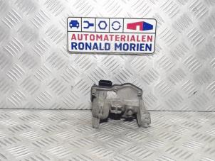 Usados Válvula de mariposa de gases de escape Renault Captur (2R) 1.5 Energy dCi 110 FAP Precio € 75,00 Norma de margen ofrecido por Automaterialen Ronald Morien B.V.