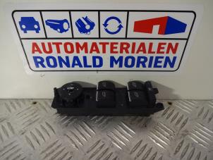 Używane Przelacznik elektrycznej szyby Ford Focus Cena € 20,00 Procedura marży oferowane przez Automaterialen Ronald Morien B.V.
