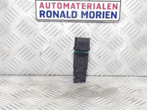Used Air mass meter Volkswagen Transporter/Caravelle T4 2.5 TDI Price € 9,99 Margin scheme offered by Automaterialen Ronald Morien B.V.