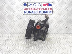 Usagé Pompe de direction Ford Fiesta 4 1.3i Prix € 49,00 Règlement à la marge proposé par Automaterialen Ronald Morien B.V.