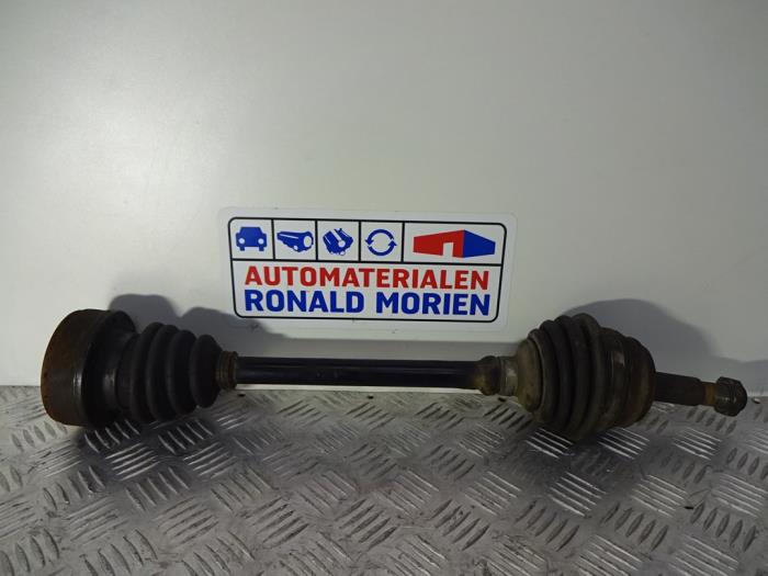 Gebrauchte Antriebswelle links vorne Seat Inca (6K9) 1.9 SDI Preis € 25,00 Margenregelung angeboten von Automaterialen Ronald Morien B.V.