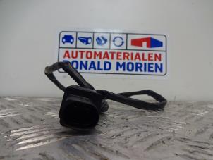Lambda probe from a Volkswagen Touran (1T3) 2.0 TDI 16V 140 2012
