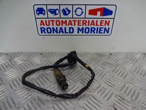 Lambda probe from a Volkswagen Touran (1T3) 2.0 TDI 16V 140 2012