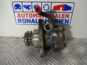 Used Power steering pump Nissan X-Trail (T30) Price € 95,00 Margin scheme offered by Automaterialen Ronald Morien B.V.