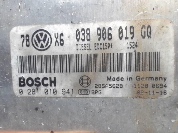 Calculateur moteur d'un Volkswagen Passat (3B3) 1.9 TDI 130 2003