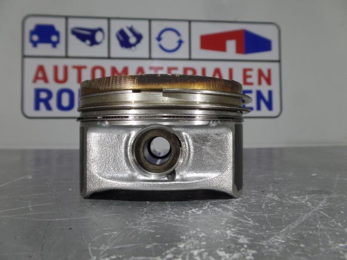 Usados Pistón Volkswagen New Beetle (9C1/9G1) 2.0 Precio € 50,00 Norma de margen ofrecido por Automaterialen Ronald Morien B.V.