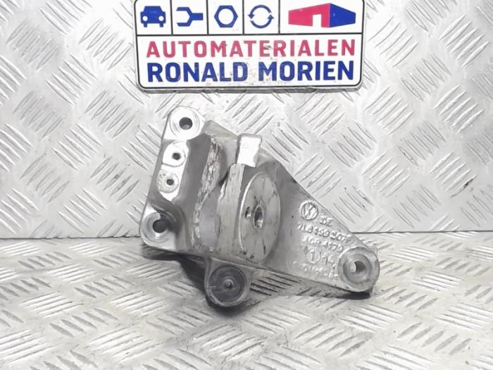 Used Engine mount Audi Q7 (4LB) 4.2 TDI V8 32V Tiptronic Price € 25,00 Margin scheme offered by Automaterialen Ronald Morien B.V.