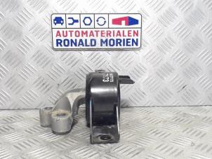 Gebrauchte Getriebe Halterung Opel Mokka/Mokka X 1.4 Turbo 16V 4x2 Preis € 35,00 Margenregelung angeboten von Automaterialen Ronald Morien B.V.