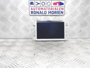 Usados Controlador de pantalla multimedia Audi A5 Sportback Quattro (B8H/B8S) 2.0 TFSI 16V Precio € 95,00 Norma de margen ofrecido por Automaterialen Ronald Morien B.V.