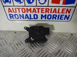 Usados Motor de válvula de calefactor Volkswagen Caddy III (2KA,2KH,2CA,2CH) 1.9 TDI 4Motion Precio € 20,00 Norma de margen ofrecido por Automaterialen Ronald Morien B.V.