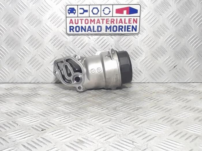 Gebrauchte Ölfiltergehäuse Mercedes Sprinter 4,6t (906.65) 419 CDI V6 24V Preis € 45,00 Margenregelung angeboten von Automaterialen Ronald Morien B.V.