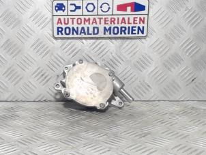 Usagé Pompe à vide assistant de freinage Mercedes Sprinter 4,6t (906.65) 419 CDI V6 24V Prix € 89,00 Règlement à la marge proposé par Automaterialen Ronald Morien B.V.