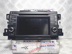 Gebrauchte Radio CD Spieler Mazda CX-5 (KE,GH) 2.2 SkyActiv-D 150 16V 2WD Preis € 345,00 Margenregelung angeboten von Automaterialen Ronald Morien B.V.