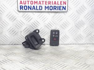 Usagé Serrure de contact + clé Volvo V60 I (FW/GW) 2.0 T4 16V Prix € 45,00 Règlement à la marge proposé par Automaterialen Ronald Morien B.V.