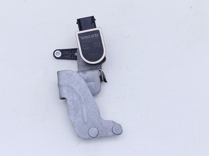 Gebrauchte Lichtsensor Volvo V40 (MV) 1.5 T3 16V Geartronic Preis € 25,00 Margenregelung angeboten von Automaterialen Ronald Morien B.V.